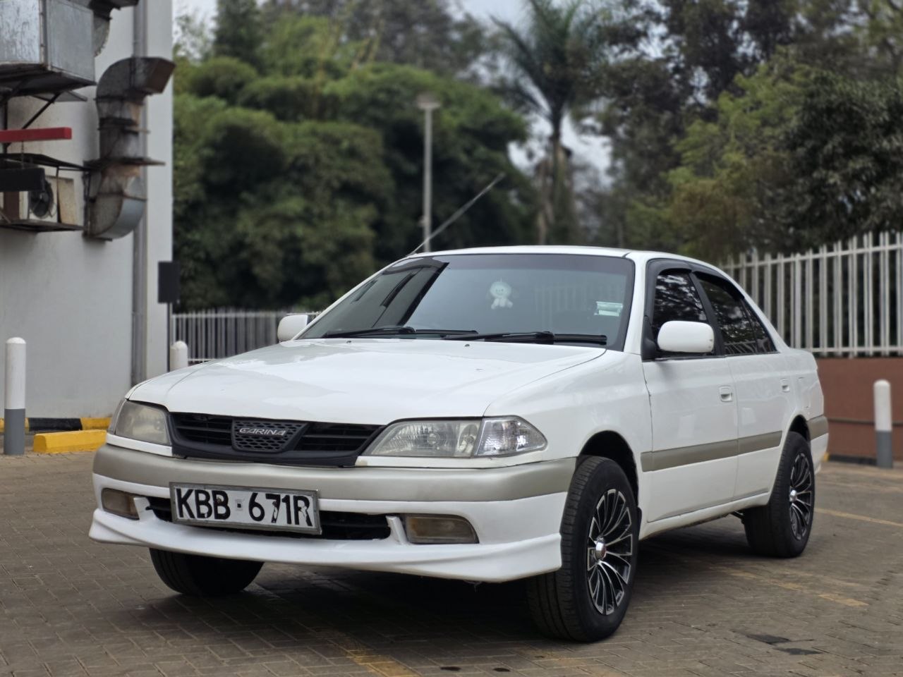 2001 Toyota CARINA
